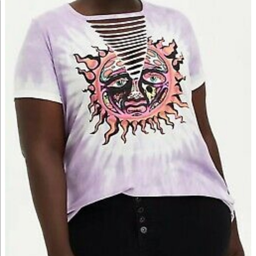 🥵Torrid Sublime cut tee size 2🥵